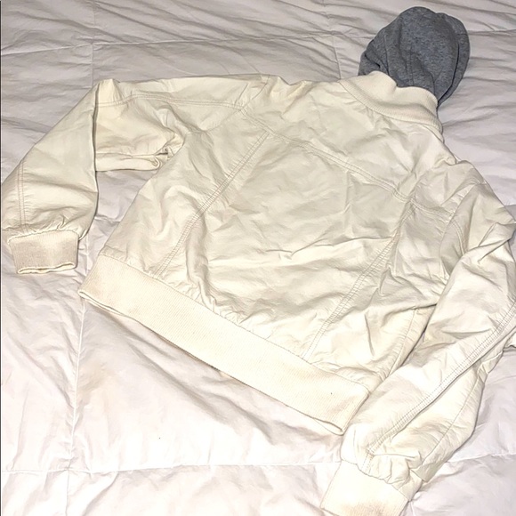 Creme sweater double layer jacket - Picture 4 of 4